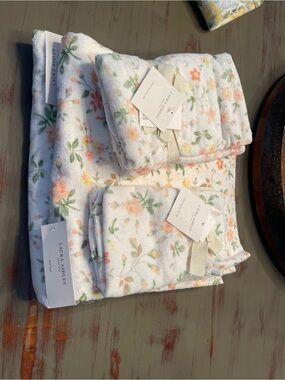 Laura Ashley EVIE PINK Towels Bundle - bath, hand and finger towels - NEW!